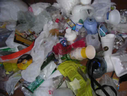 Несмотря на жесткие условия, на рынке переработки пластмасс в Великобритании наметилось оживление
