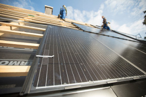 Solarwatt представила полностью черные солнечные батареи с низким уровнем ослепления