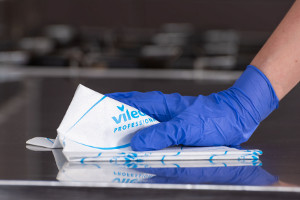 Салфетки Vileda Professional из микроволокна удаляют вирусы с поверхностей