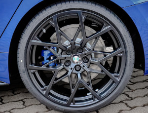 BMW и MINI сделают колёсные диски из вторсырья с помощью солнечной энергии